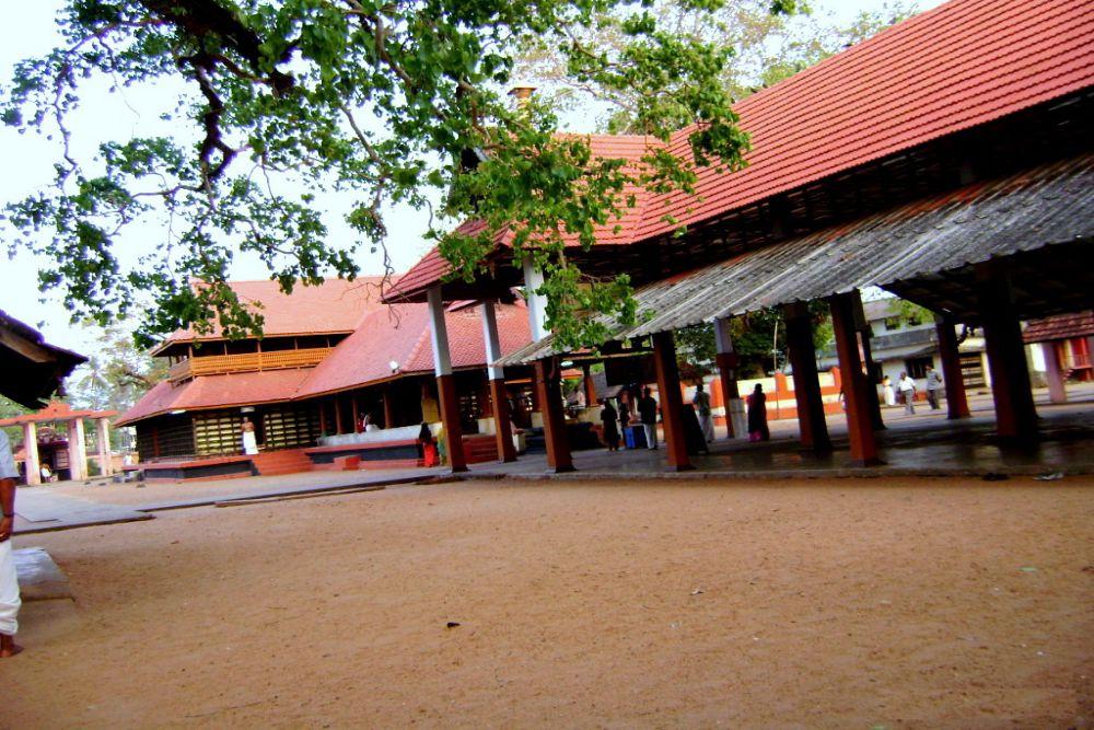 Mullakkal Rajarajeswari Temple (8).jpg